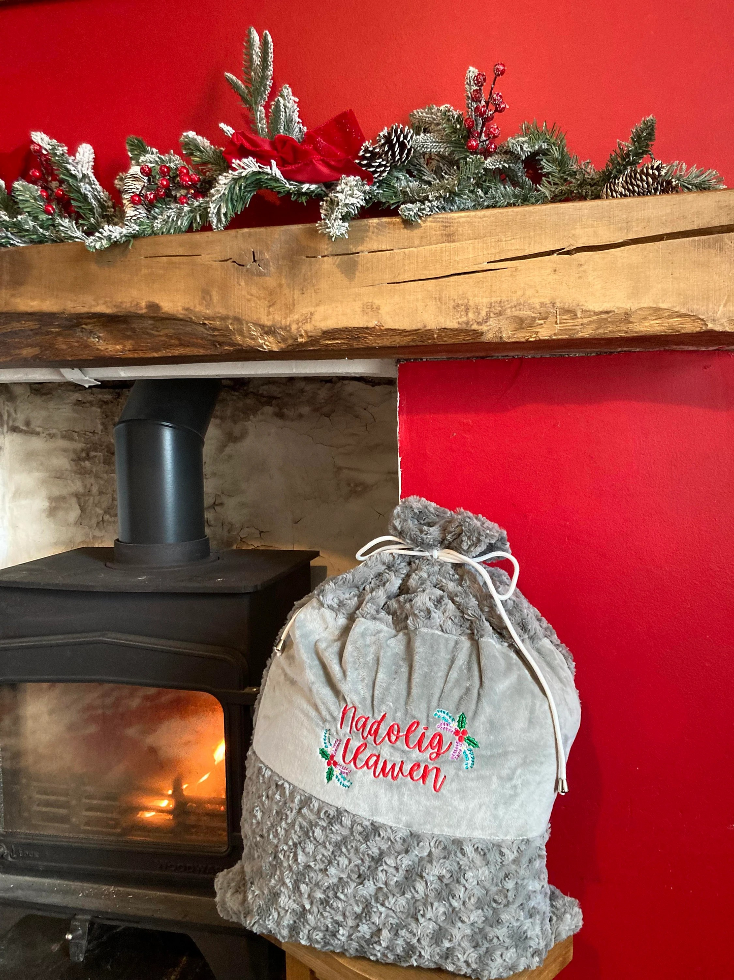 EMBROIDERY Sachau a Sanau Nadolig/Christmas Sacks and stockings