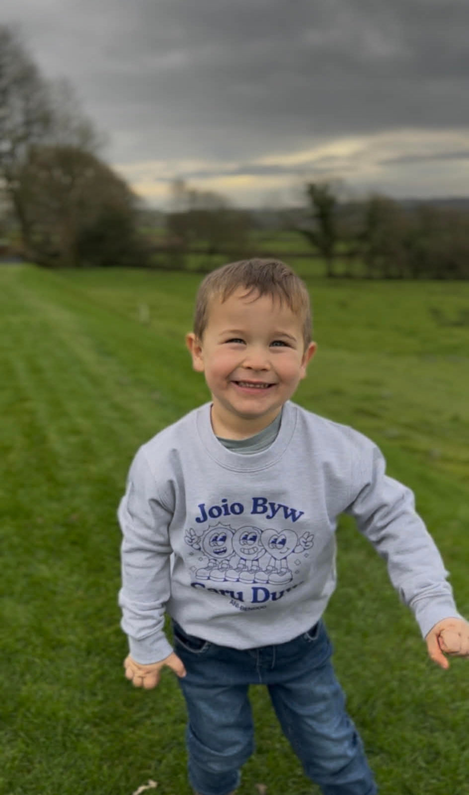 Siwmper Joio Byw Caru Duw Sweatshirt