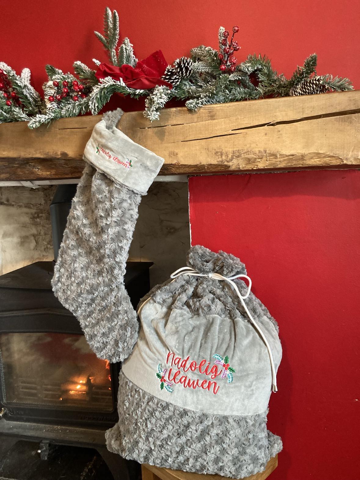 EMBROIDERY Sachau a Sanau Nadolig/Christmas Sacks and stockings