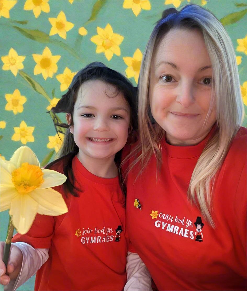Crys T/Tshirt- Joio/caru bod yn Gymro/Gymraes plant ac oedolion