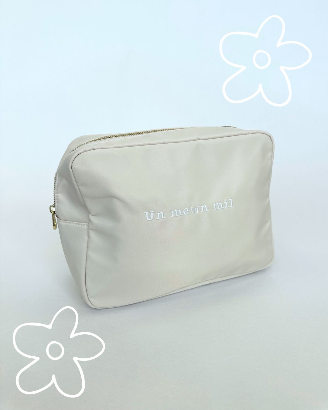 Mini backpack a cwdyn wedi'i personoli | Personalised mini backpack and pouch