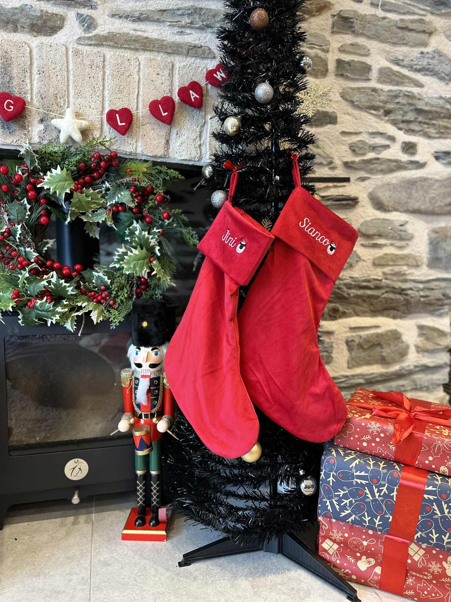 EMBROIDERY Sachau a Sanau Nadolig/Christmas Sacks and stockings