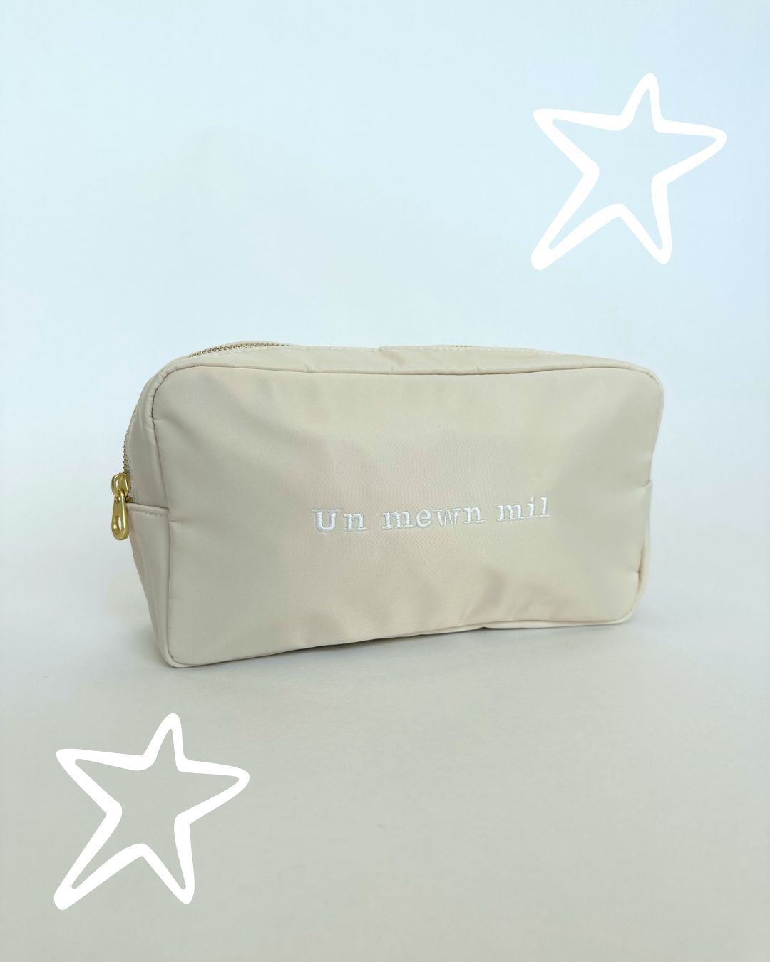 Mini backpack a cwdyn wedi'i personoli | Personalised mini backpack and pouch