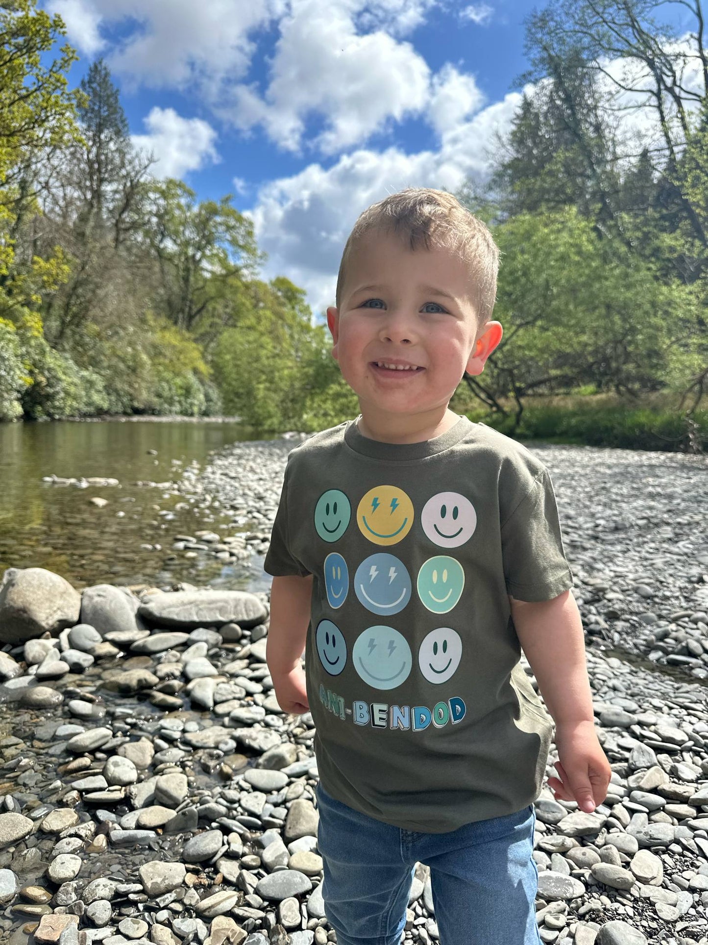 Crysau T wynebau hapus | Smiley faces tshirt