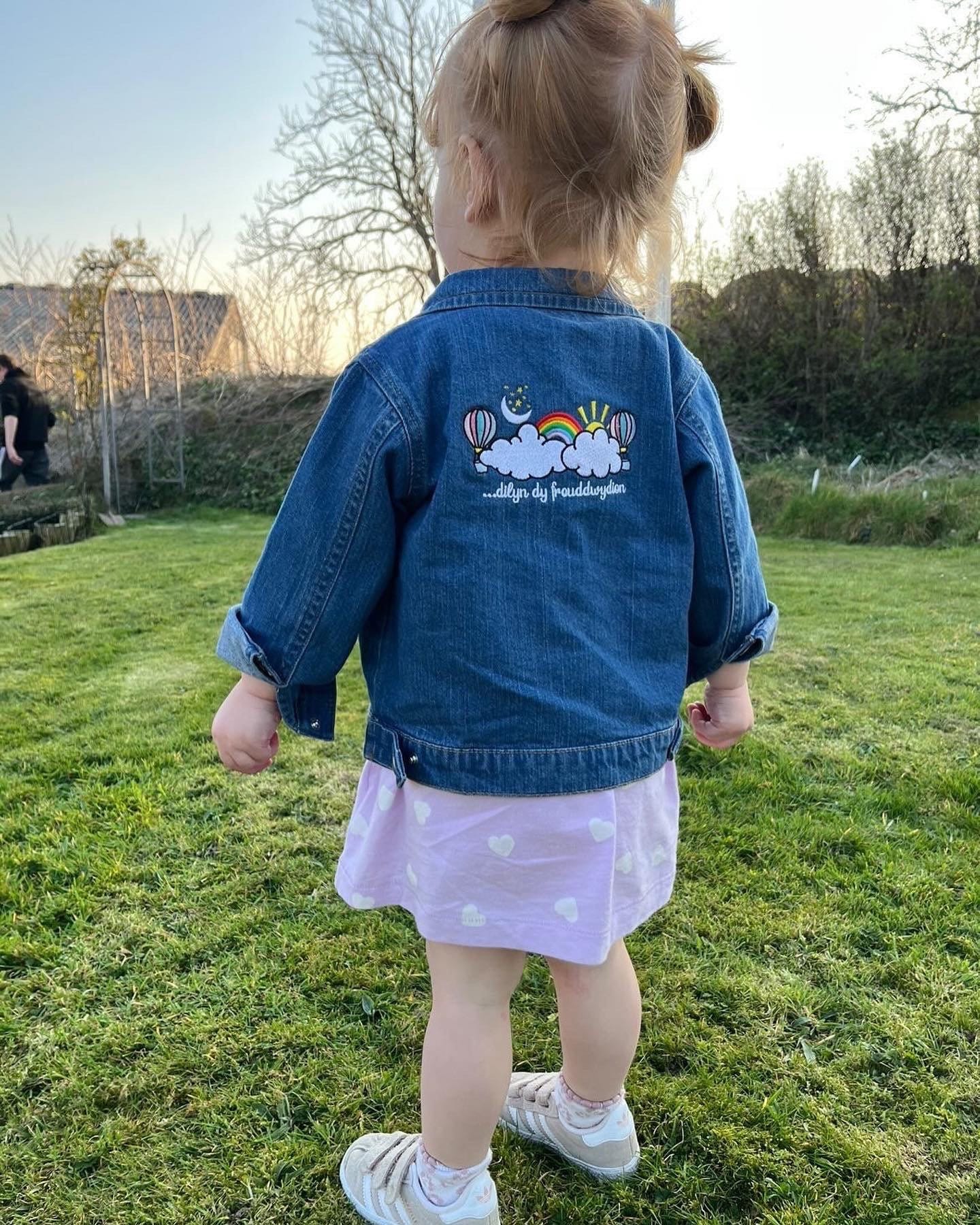Denim Jacket- 'Dilyn dy freuddwydion' ani-bendod