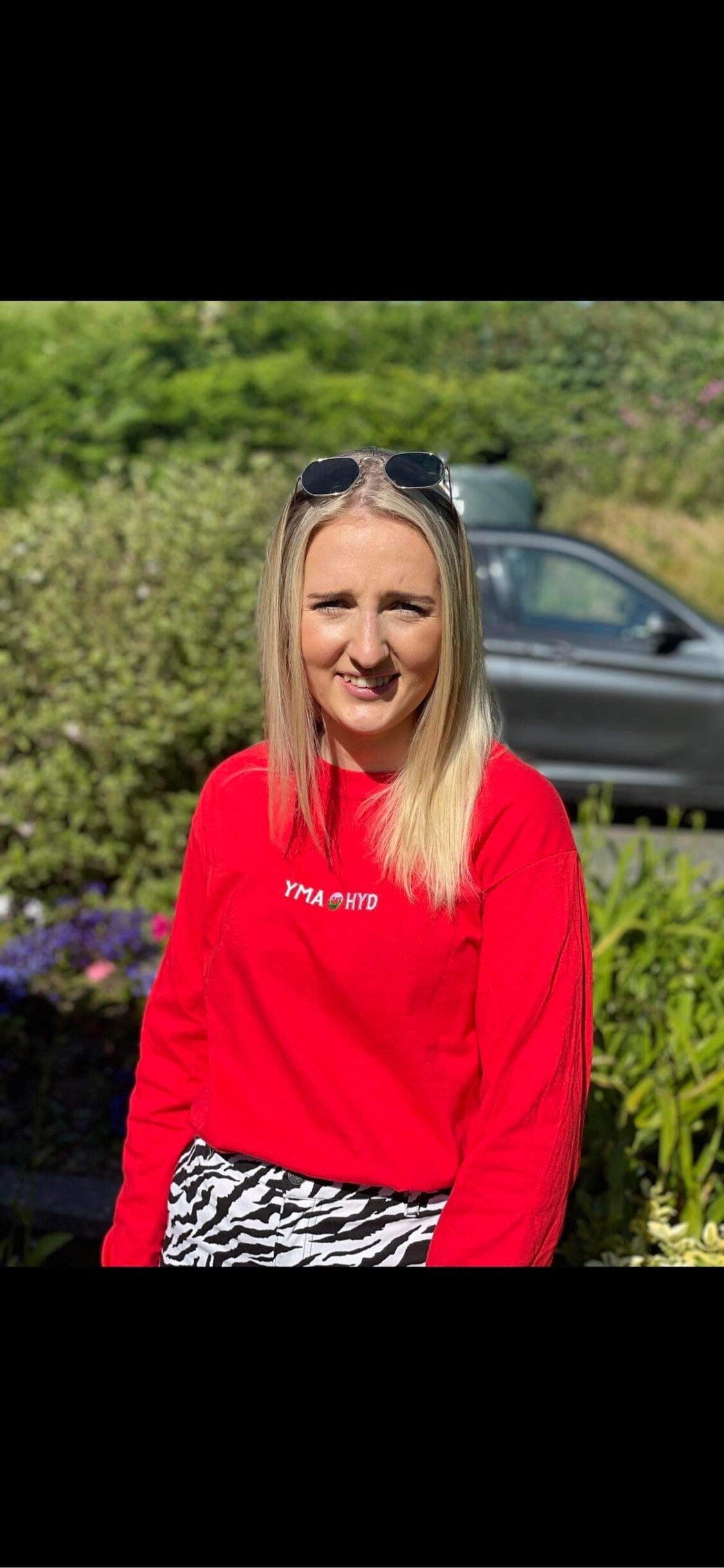 Llewys hir T-shirt oedolion- Yma o Hyd- ani-bendod Adult Long Sleeve T-shirt