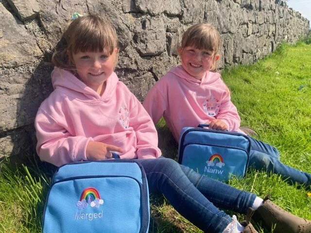 Personalised Dinosaur/Football/Unicorn/Rainbow embroided backpack/rucksack/school bag ani-bendod