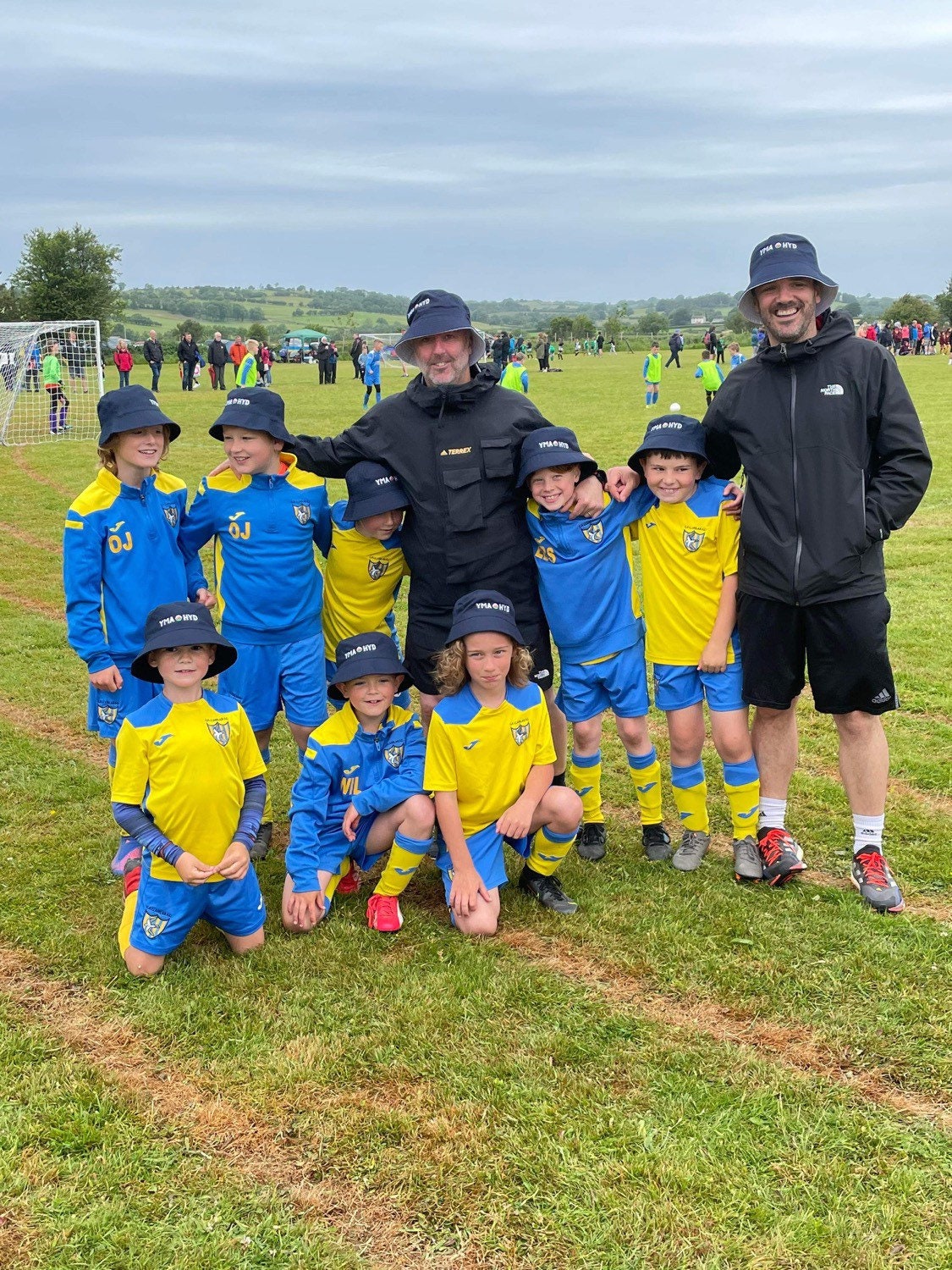 Hetiau Bwced- yma o hyd- Bucket hats ani-bendod