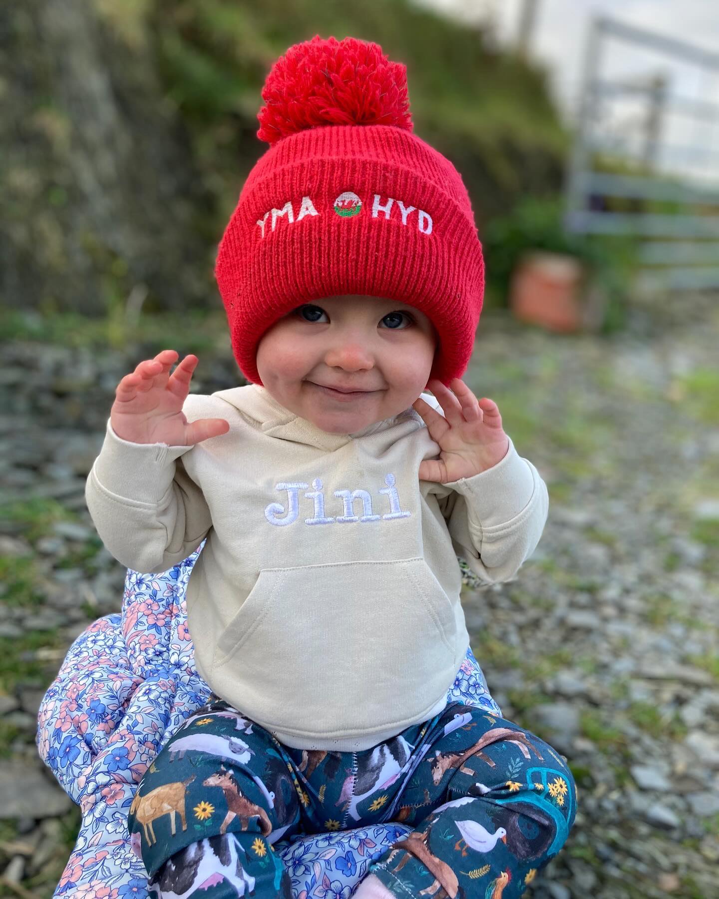 Yma o hyd-BOBBLE- hat ani-bendod