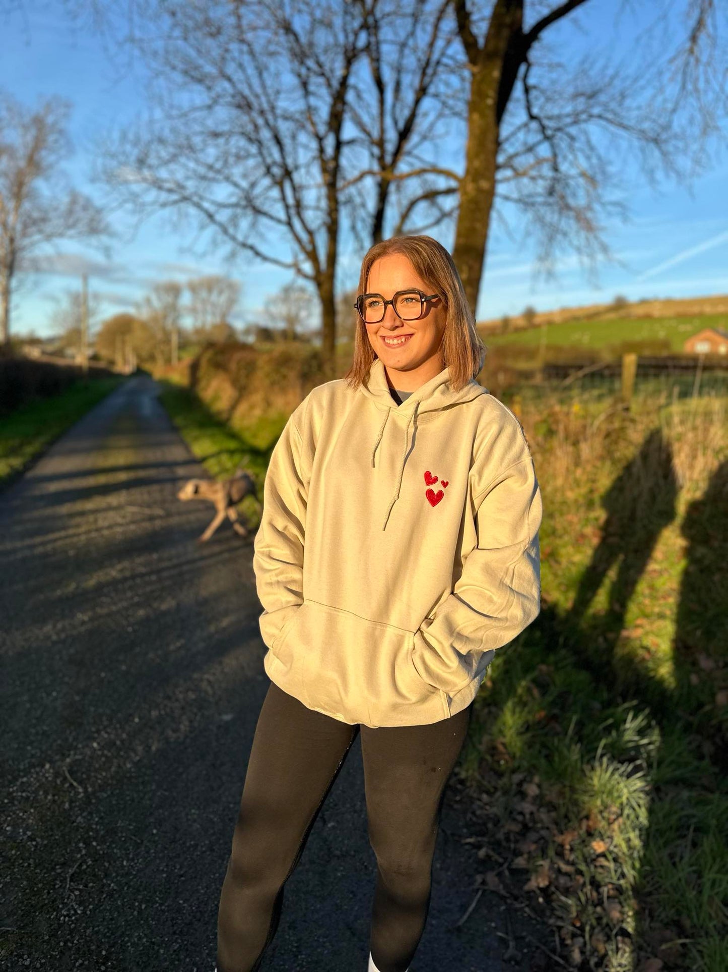 Hwdi Gwna'r hyn ti'n garu Hoody