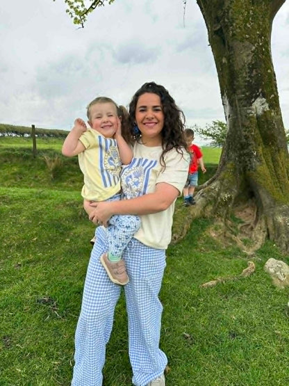 Crys t 'Mi gwrddais i a merch fach ddel' plant ac oedolion | Kids and adult tee