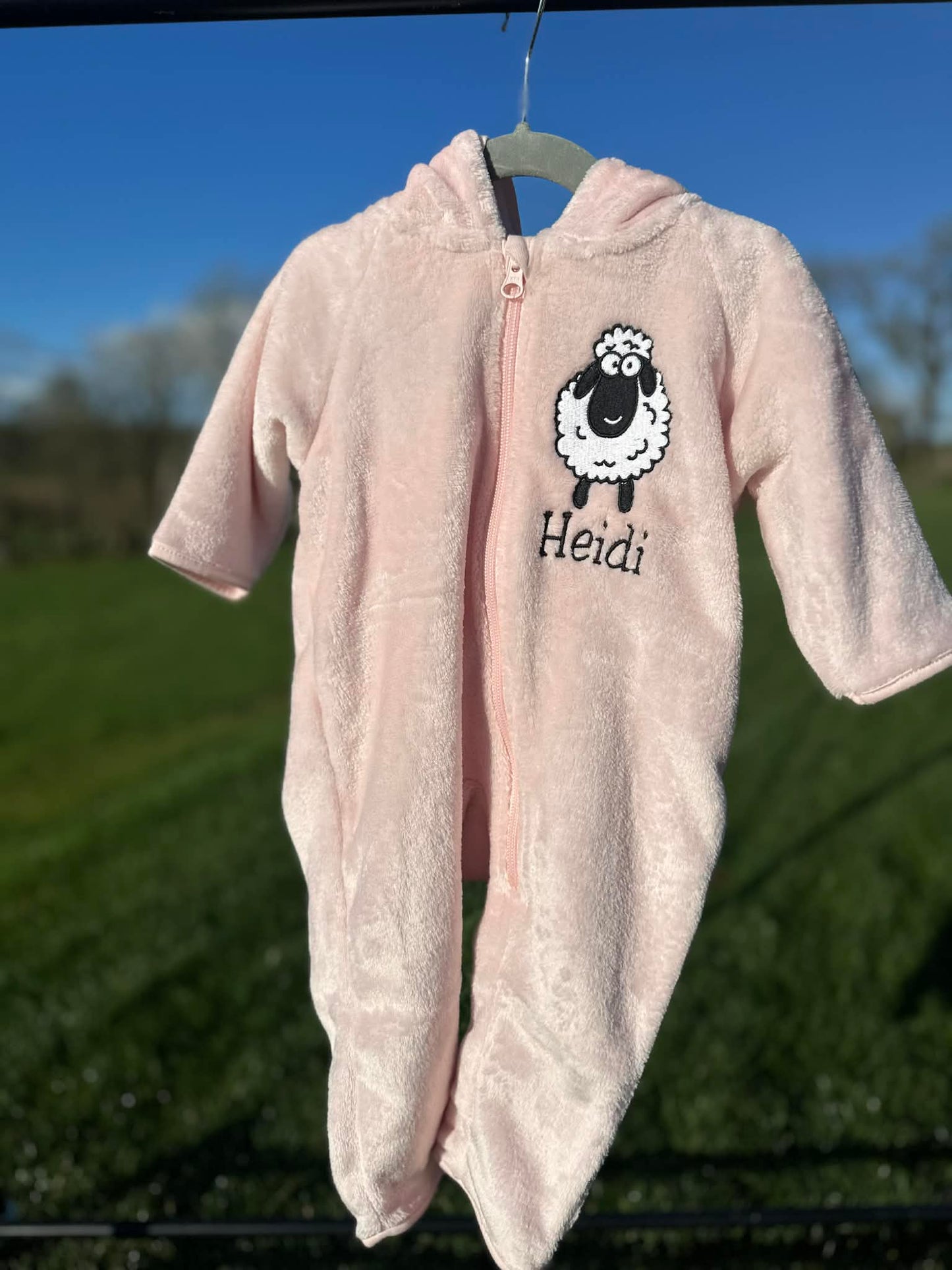 Onesies Babis wedi personoli | Baby Fluffy All in One personalised