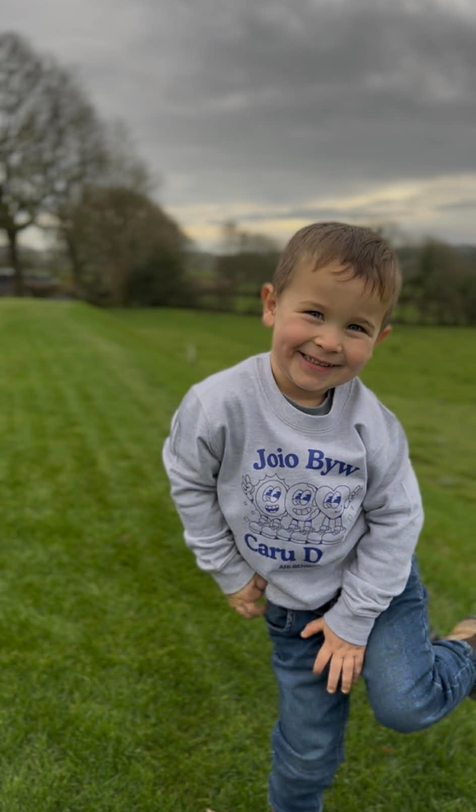 Siwmper Joio Byw Caru Duw Sweatshirt