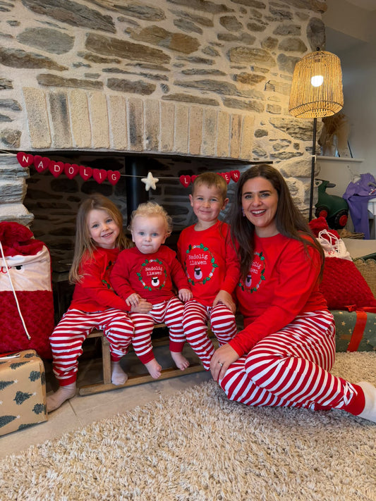 Pyjamas Nadolig teulu/Family Christmas pyjamas