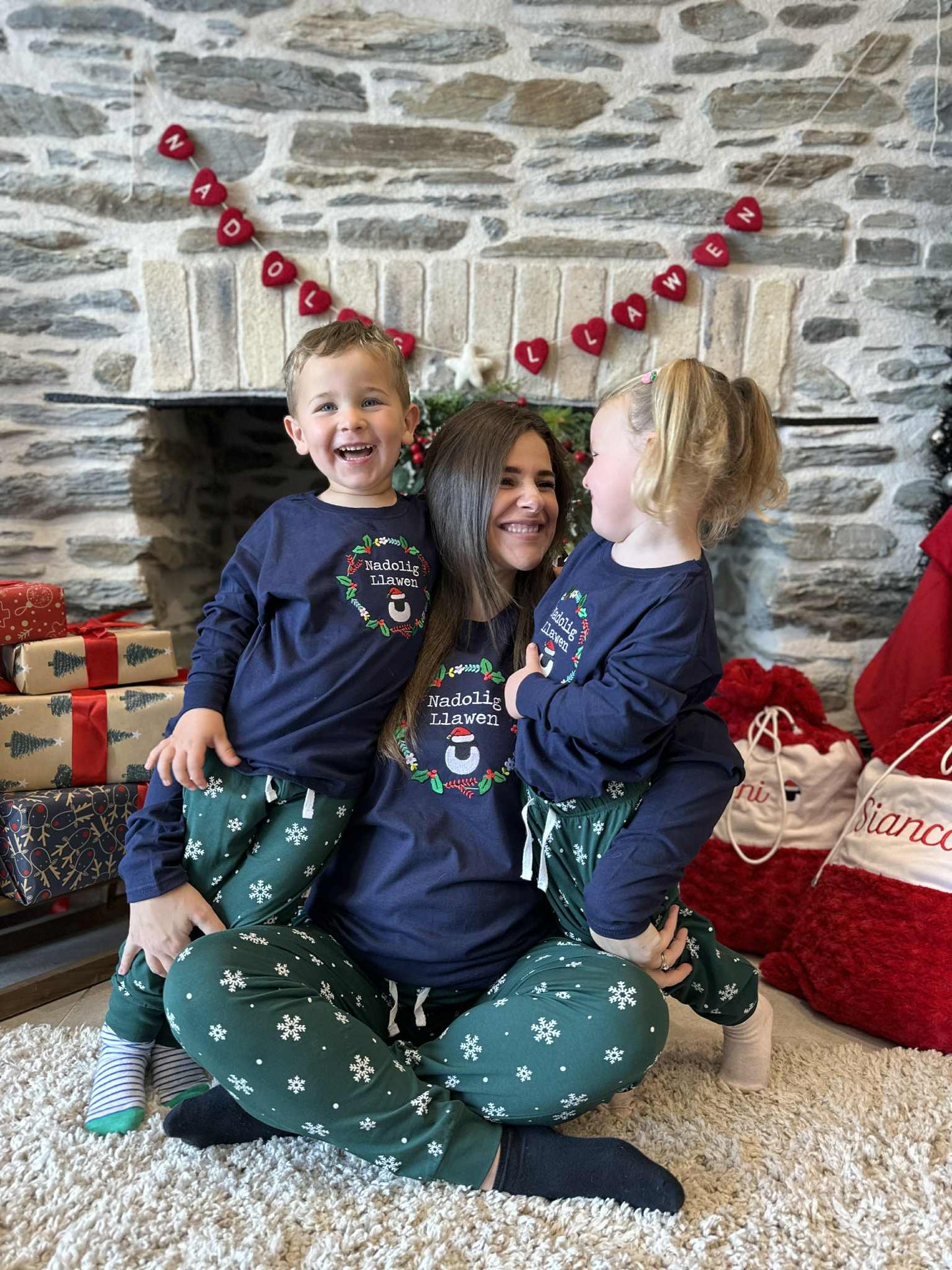 Pyjamas Nadolig teulu/Family Christmas pyjamas