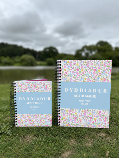 PRE ORDER Dyddiadur Academaidd Medi 2026-Awst 2027 ani-bendod- Academic diary Sept 26-Aug 27