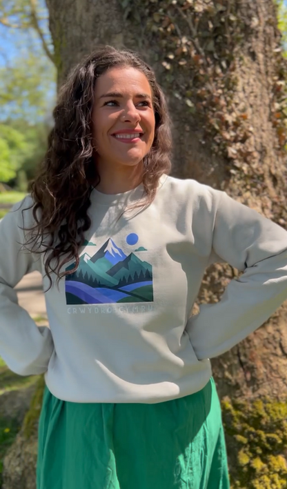 Siwmper Crwydro Cymru | sweatshirt