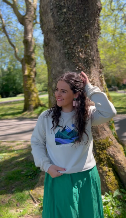 Siwmper Crwydro Cymru | sweatshirt