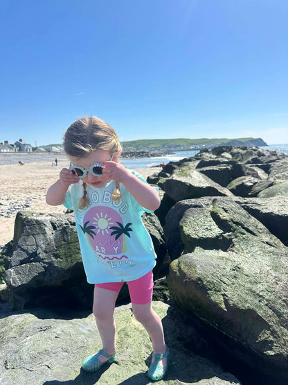 Crys T Joio bod ar y traeth | Joio bod ar y traeth tee