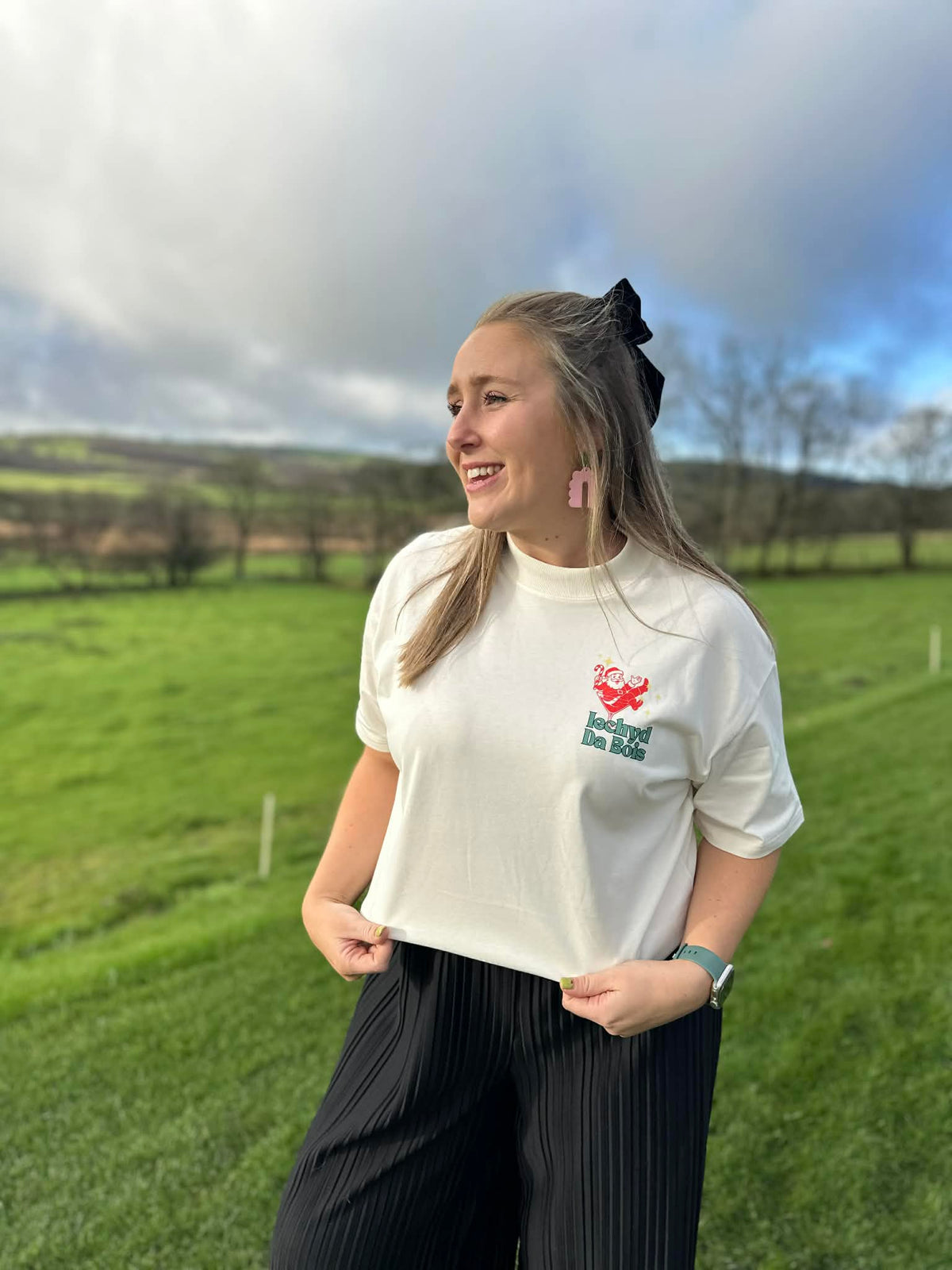 Crys T Iechyd Da Sion Corn | Santa Martini Glass Iechyd Da Oversized T-shirt