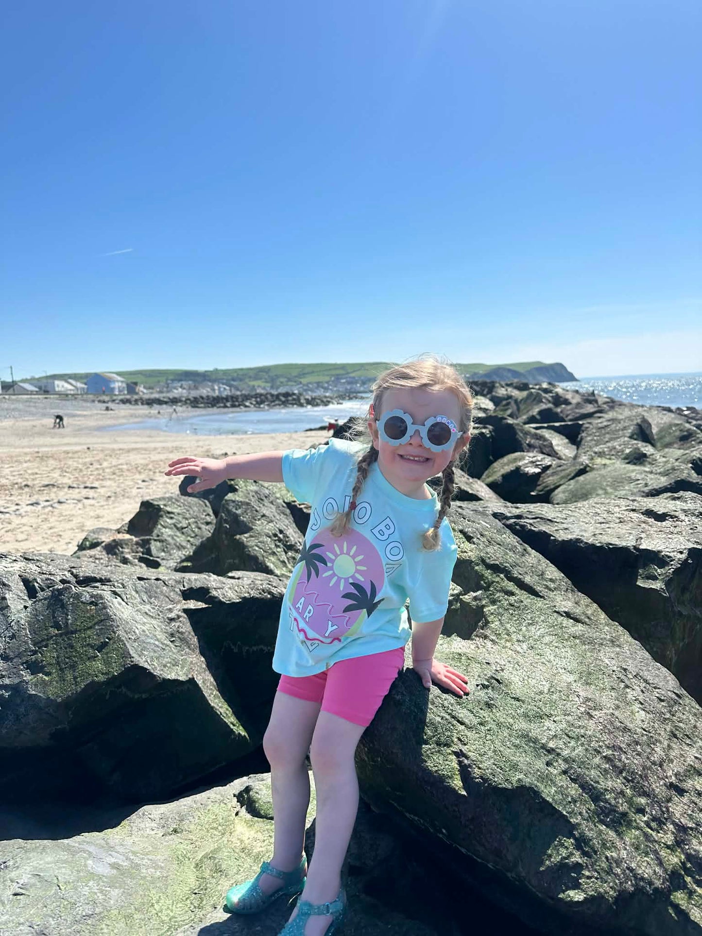 Crys T Joio bod ar y traeth | Joio bod ar y traeth tee