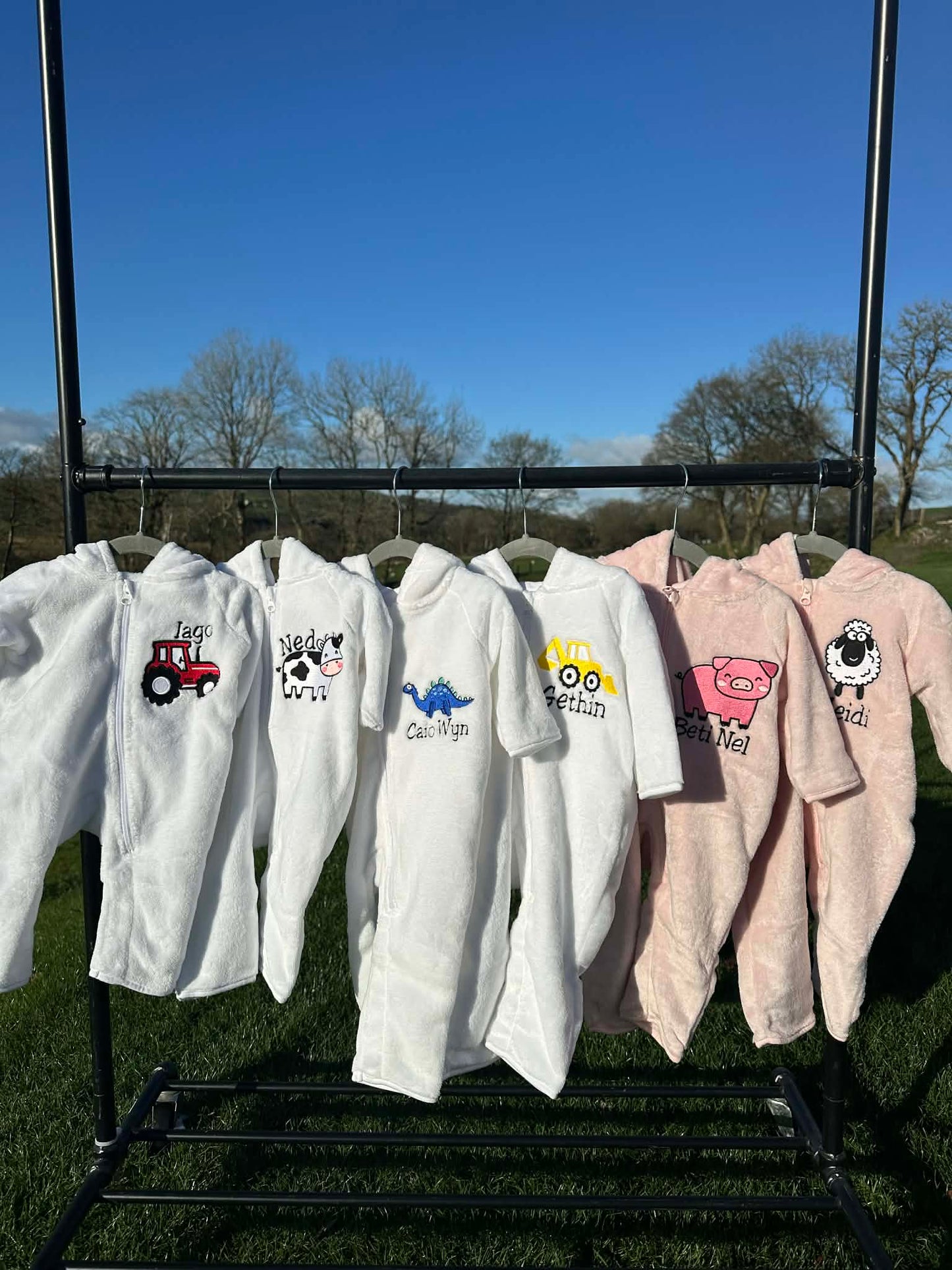 Onesies Babis wedi personoli | Baby Fluffy All in One personalised