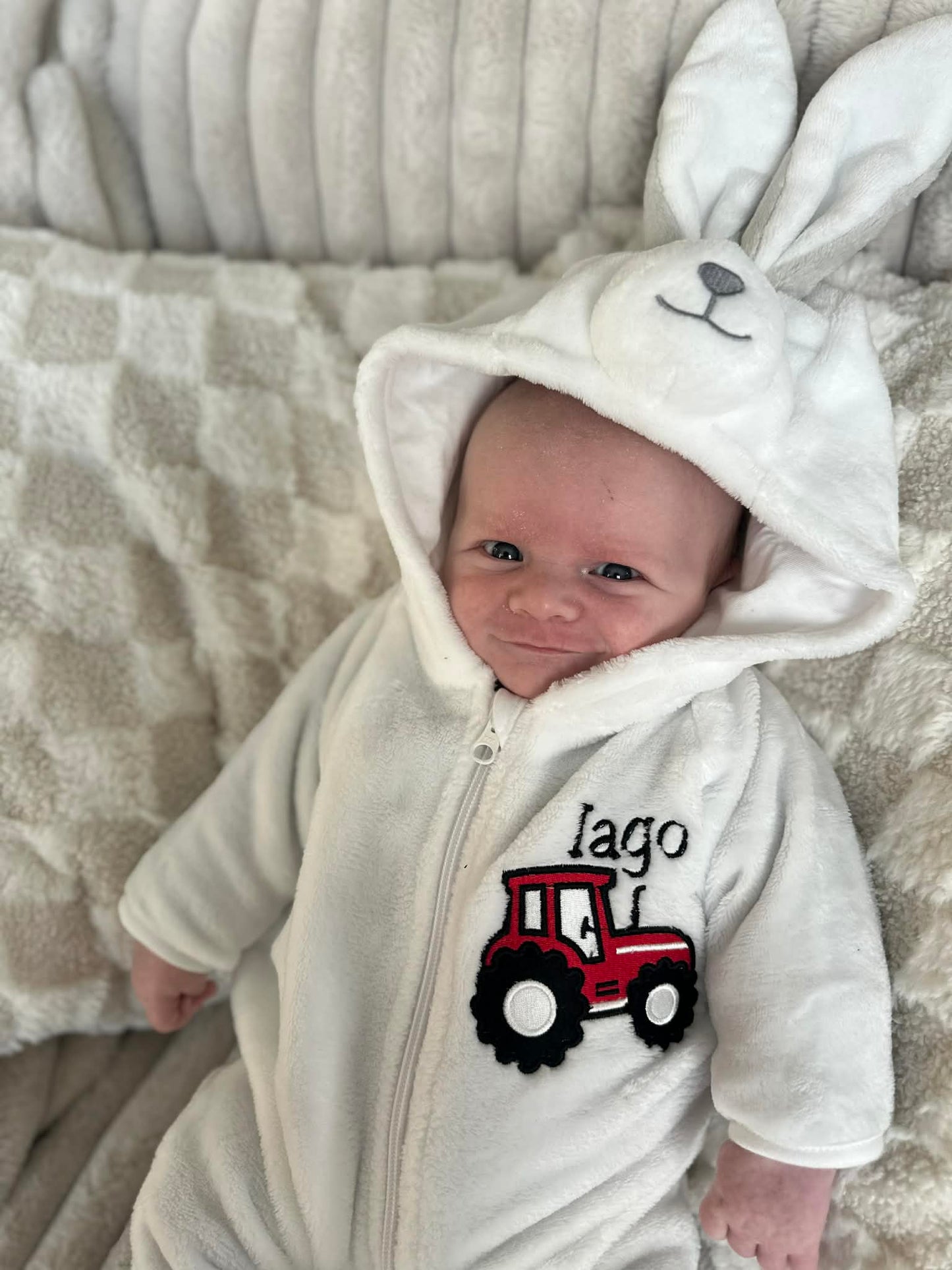 Onesies Babis wedi personoli | Baby Fluffy All in One personalised