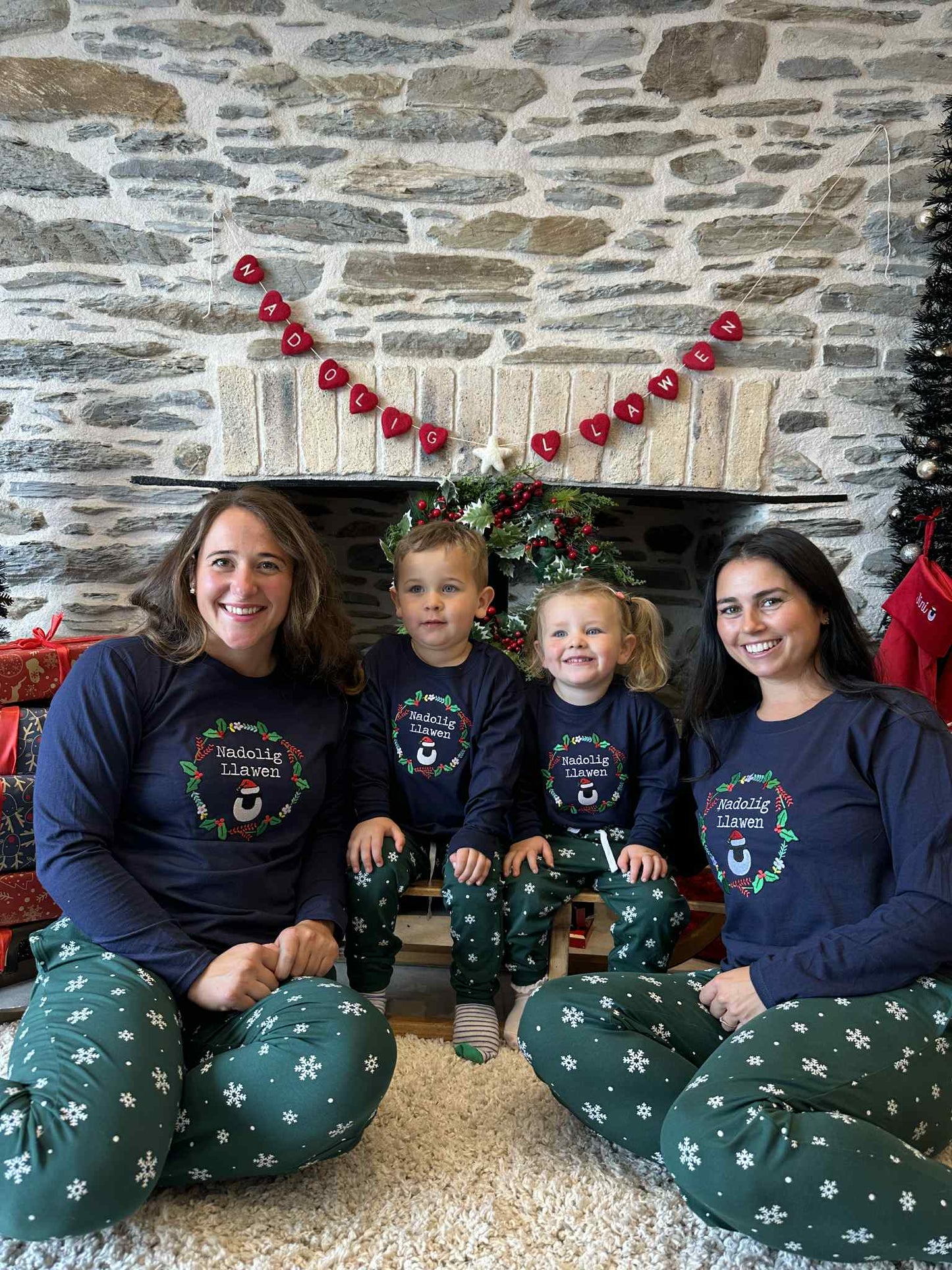 Pyjamas Nadolig teulu/Family Christmas pyjamas