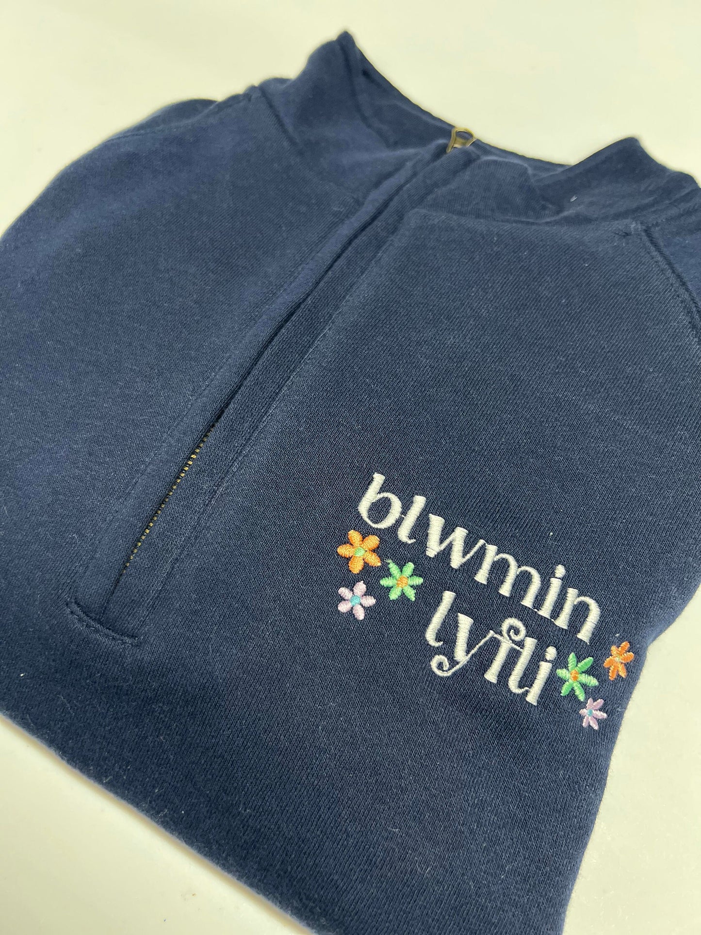 Blwmin lyfli 1/4 zip siwmper- ani-bendod 1/4 zip Sweatshirt